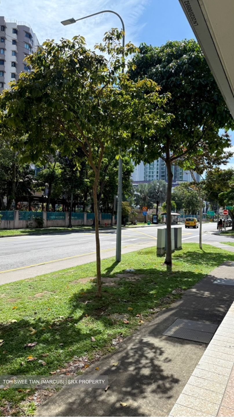 Sims Avenue Centre (D14), Retail #556692941